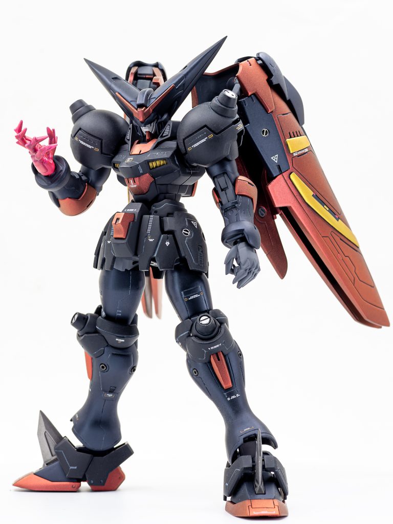 今回は関節以外はパール顔料で塗装しました。脚を太もも、スネ、くるぶしで延長しています。