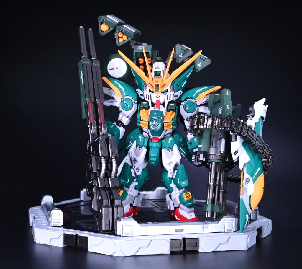 使用カラーは 暗緑色、ビリジアングリーン、橙黄色、フレームメタリックⅠ、ガンメタル、ニュートラルグレーⅠ、EXシルバー トップコートはEX10　艶消し いずれもガイアカラーになります 赤は成型色のままです