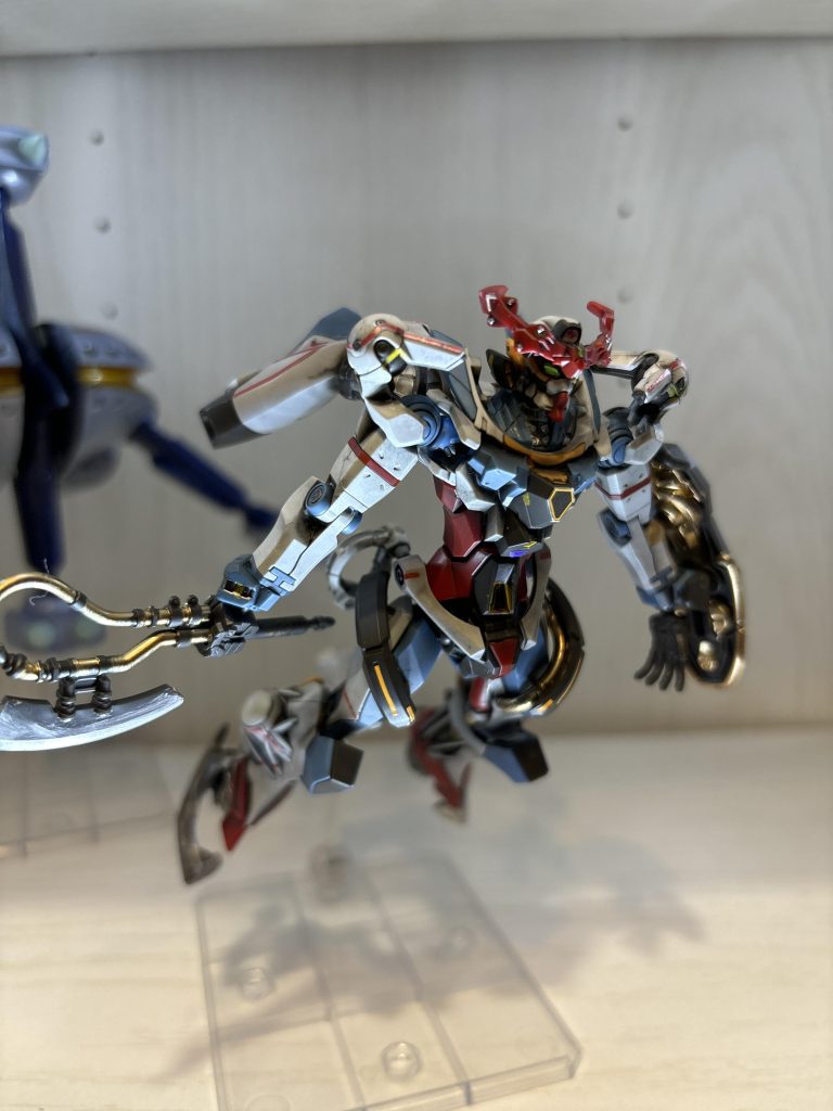 色分けが素晴らしいので成形色を活かして部分塗装、リアルタッチマーカーでウェザリングしました。