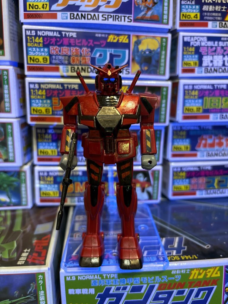 背中を取り外す事も可能です。