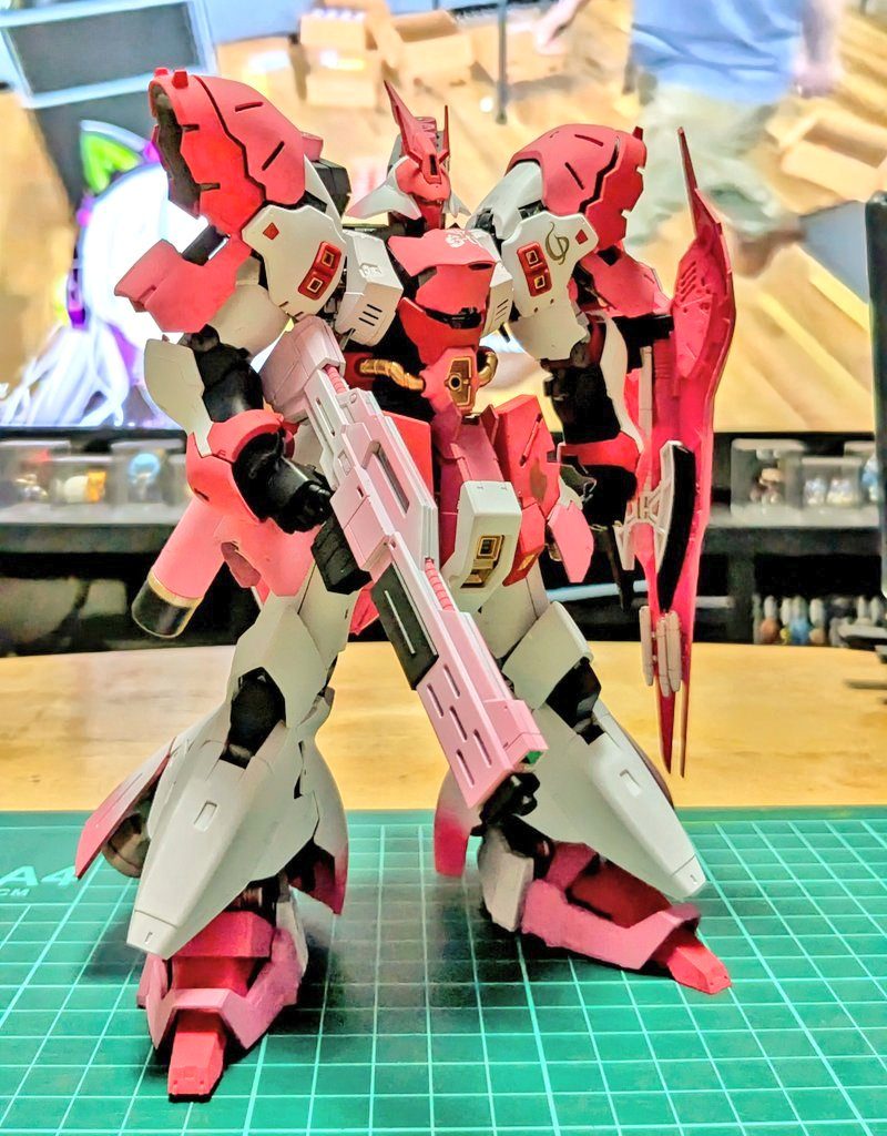 RGサザビー さくらみこ専用機–3枚目/制作者：shin