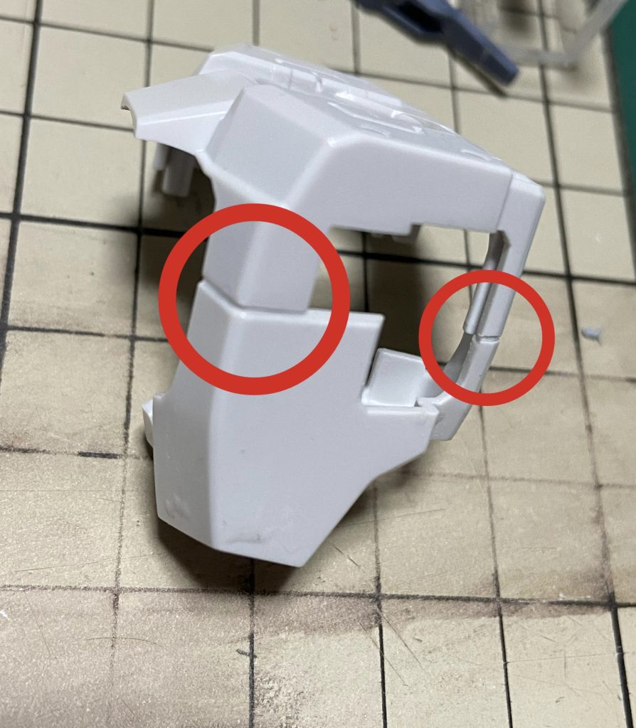 ボディ横の合わせ目は段落ち化。