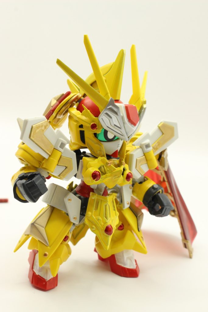 【聖騎士ストプラガンダム】グラナダ王国の森の妖精族「アーマカーワ族」妖精族とガンダム族のハーフで、本名はレ・ミィ・アーマカーワ。ストプラというのはアーマカーワ族の言葉で「強き者」を意味する。 