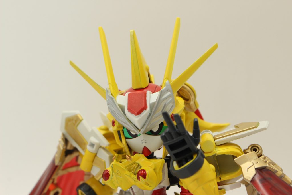 長い説明をご覧いただきありがとうございました。腰のアーマーは元祖SDガンダムのバーサルナイトガンダムハルバードの刃の部分は龍機ドラグーンの白金のハルバード旧元祖SDのパーツを惜しみなく使っておりますｗ X上で#ナイトガンダムKOF#グラナダ王国・絆の騎士団のハッシュタグで詳しく記載しております。 