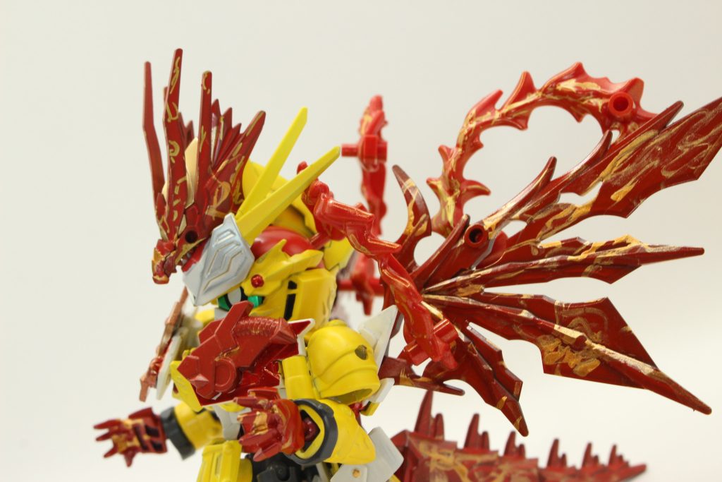 しかしながら本人は「この姿になると手加減できない」「制御ができない」とクールぶって言うが、じつは中二病が発揮されているだけ。戦いにおけるデメリットである魔力消費量も、ストプラガンダムの膨大な魔力があればほぼ問題ない。本音で言えばこの姿が可愛くないから変身したくない。また、王の前では使いたくないというのがいじらしい。本人の無尽蔵の魔力と、魔竜の力をもってすれば、国を征服するのは簡単だが、そんな欲もなく王様しか眼中にないただの女の子である。