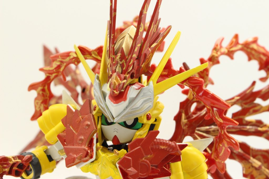 敬愛するグラナダ王の大切な守護竜を傷つけた魔竜エン・リーカの力を、王の前では絶対見せないと決めており、本人は返信できることを気づかれていないと思っているが、実は王は気づいているらしい。