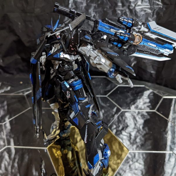 ガンダムアストレイ・シルバーフレーム