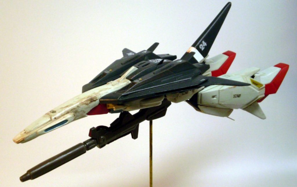 とにかく、薄く、薄くなるように各部をいじくりましたが……