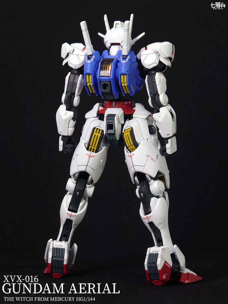 工作は、肩軸で1ミリ上へ、おなかを1ミリ、脛を2ミリ延長しています。短縮は角6ミリ、脇の下の青い部分を1.5ミリ、肩付け根を1.5ミリ、首1ミリです。あと踵を若干ヒールぽくしました。ハンドパーツはMSハンドのSサイズで、手甲をキットのパーツにしています。