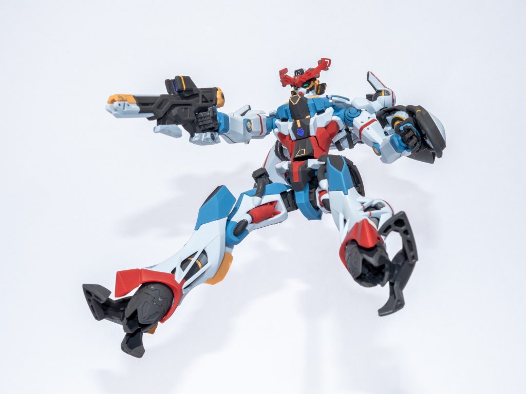 ビームライフルも見たこと無い形状で、劇中の活躍が楽しみ。