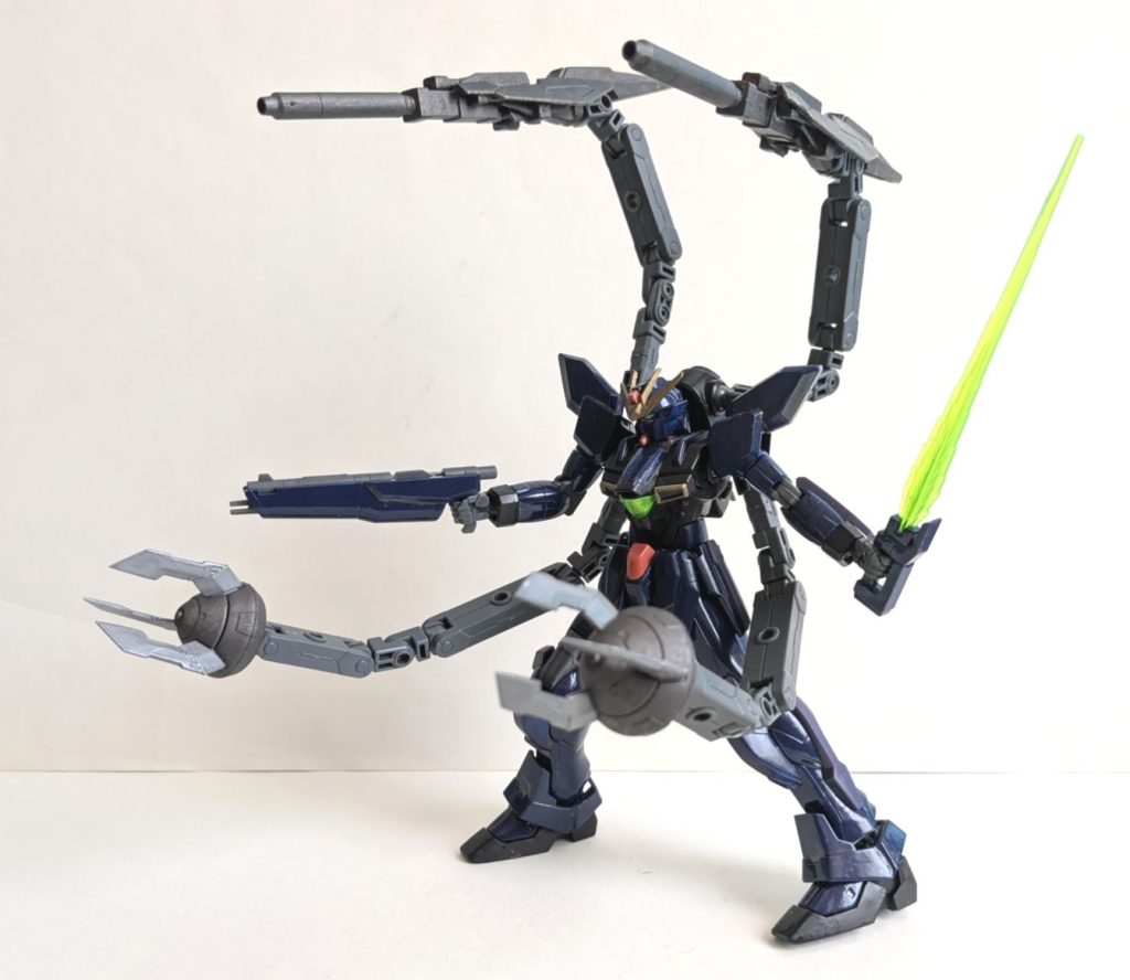 過去作「UTM序盤仕様ガンダムX」のサテキャ部分が折れていて修復不可能でしたので、これまた微破損だった「ドクターザクトパス」のバックパックユニットを移植(ザク部分は次回作以降に再利用予定)というまたも「貧乏性SDGsガンプラ」でした!
