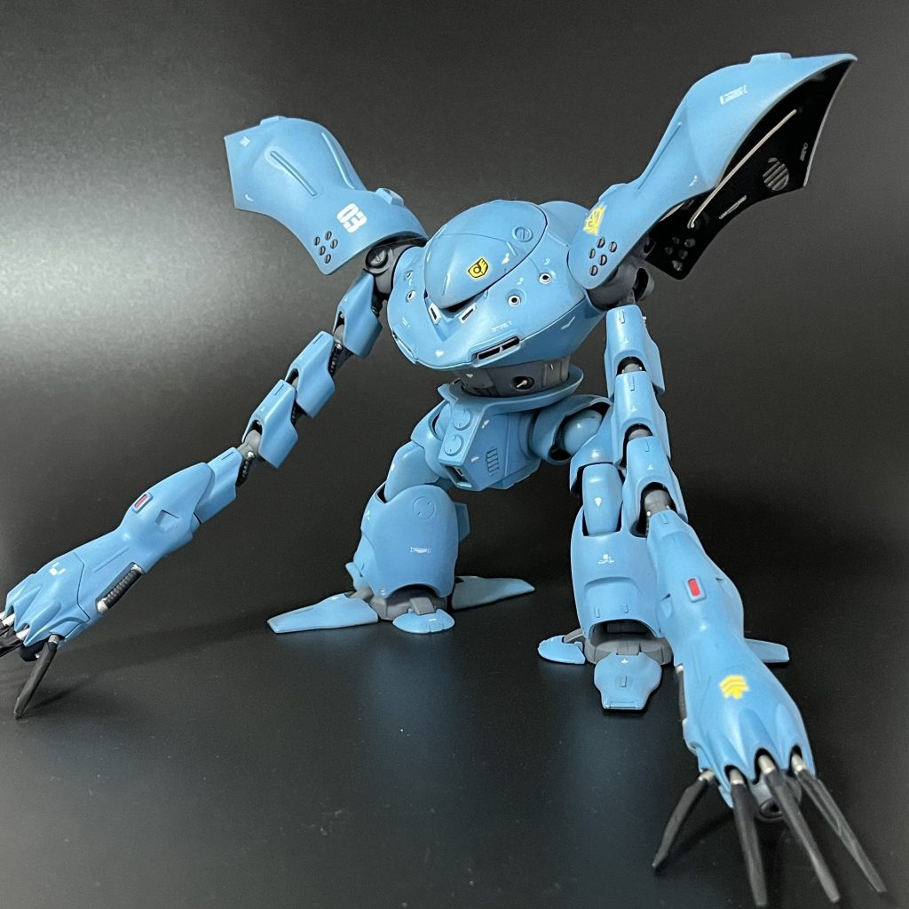 腕関節の可動拡大を行いましたが、もちろんキットそのままの素のポーズも再現可能。長い腕の異形感がこのMSのたまらない魅力ですよね!