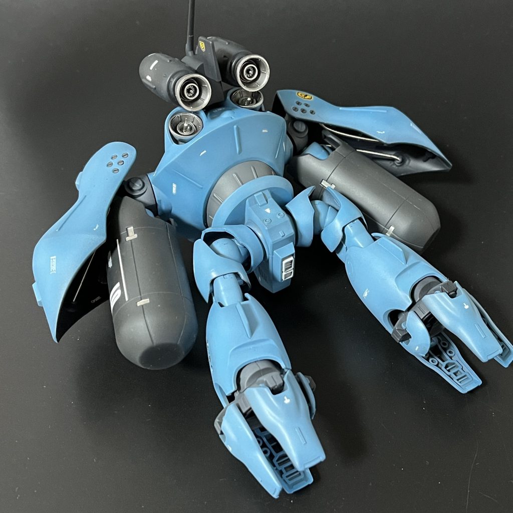 巡航形態。どんだけ腕縮んでるんだ!とツッコミを入れたくなるけれど、物理的に可能なんだろうか笑ジェットパックとミサイルユニットは設定無視で好みのカラーリングにしちゃいました。