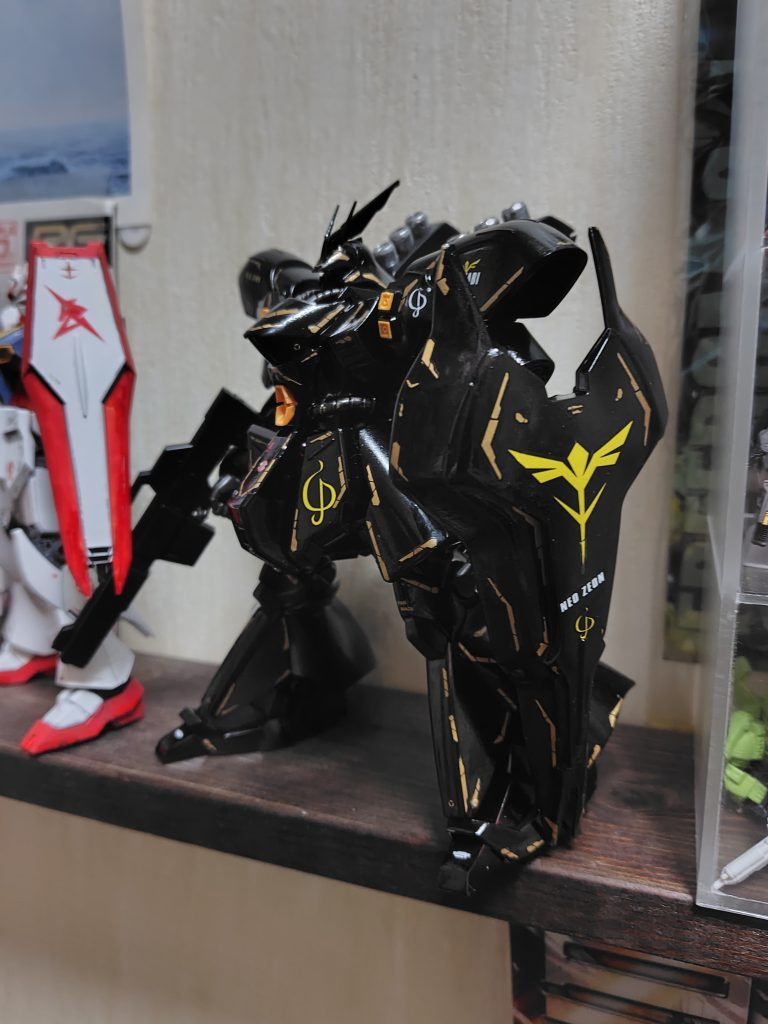 サザビー–3枚目/制作者：えび