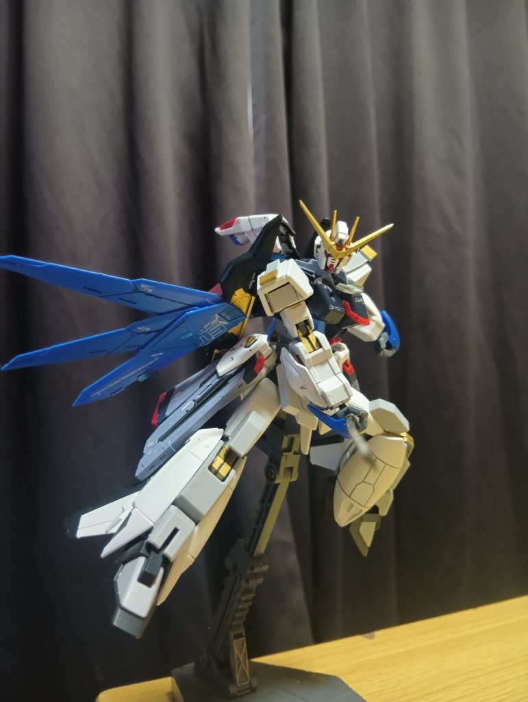 なんかあった刀を持たせましたが見にくかったですね(笑)