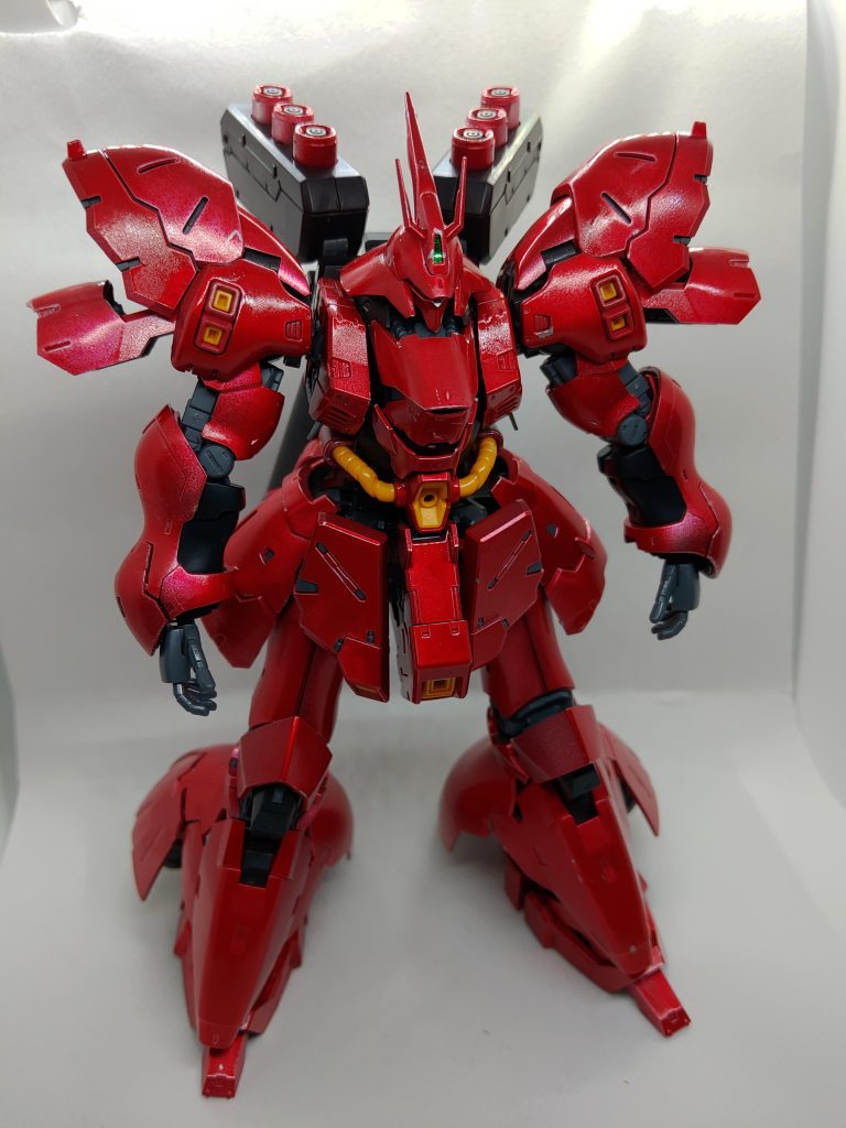 クリアレッド吹いて、光沢を吹いた直後の所です。この後デカール貼ってトップコートしてます。どうせならば、MGも並べてみたいのですが😅😅売ってないし、あってもそこで買わなきゃ次行ったらない状況(;´∀`)私は何作ってても楽しいので、すぐ組んでしまうのですが、塗装乾くの待てないで失敗する😆今後はじっくり作製していこうと思っています😊