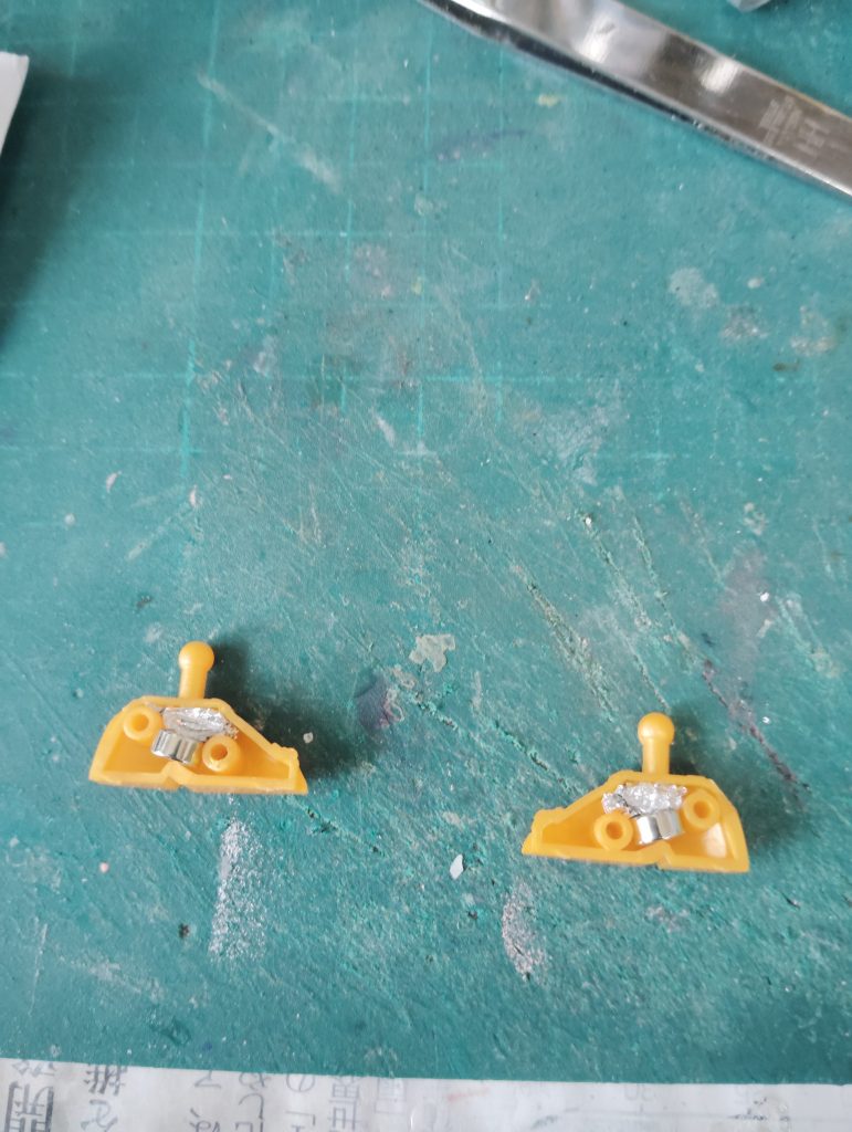 磁力の過干渉を弱めたいのでアルミを使いました