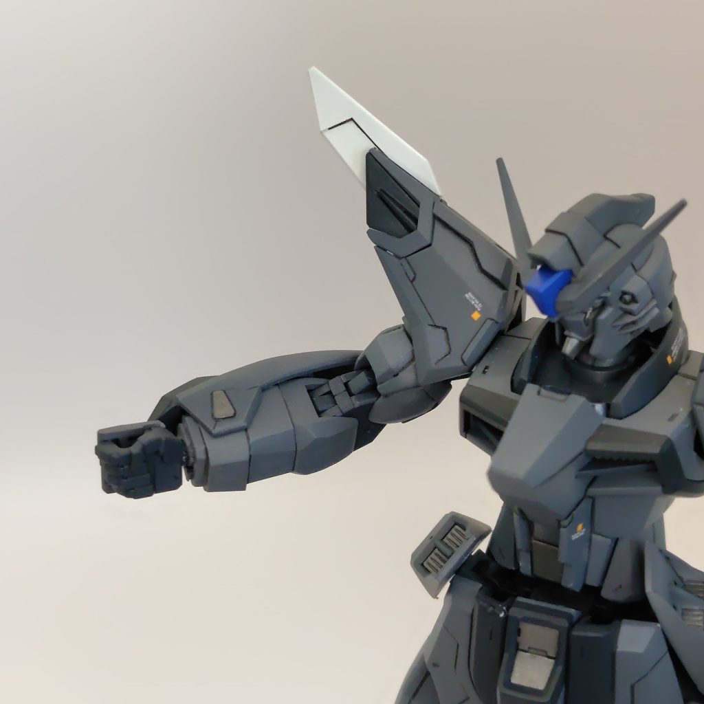 肩はイモータルジャスティスと入れ替えてます。腕周りは少しはゴツく見えるかな？