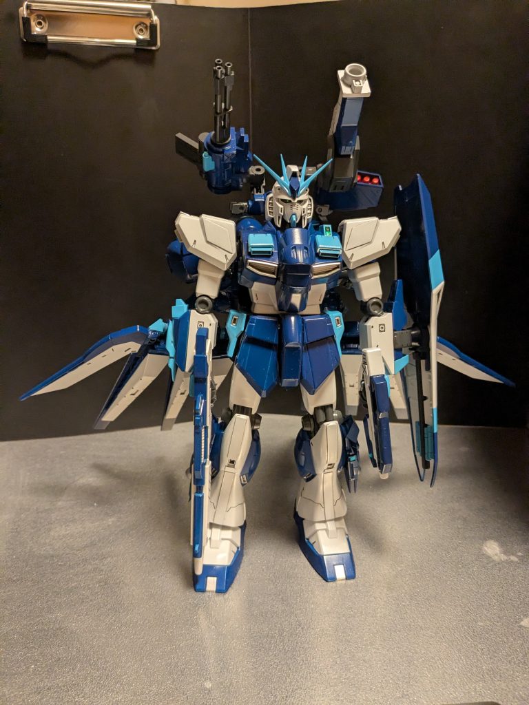 素立ちも出来ます。元から足にウェイトが入ってるキットでしたが、怖いので自分でも追加しています。