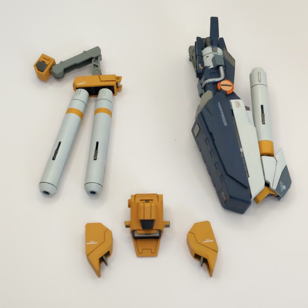 オレンジ部分はプラ板の箱組み、それ以外はジャンクパーツから作成。各所3mm軸接続です。思いついたら別武装も作ってみようかなー