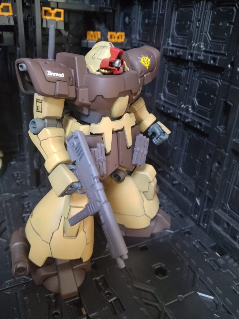 ドムって　マシンガンも似合いますね