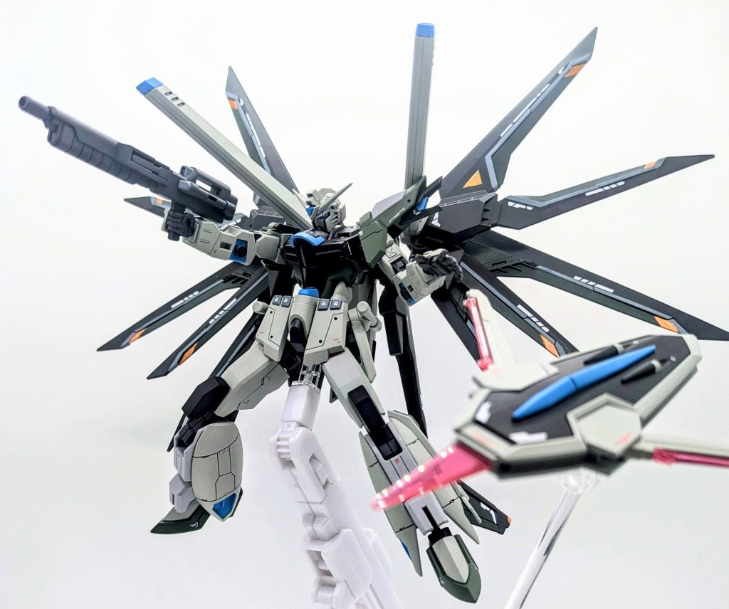 ・ハイマットフルバーストモード翼を展開し全砲門を展開する形態。パイロットの火器管制の負荷を軽減するためサイドスカートをムラサメ改の装甲に変更。MMI-M2020 ヴァイパー3 レールガンを廃止し砲門数が5門から3門に減少した。なおサイドスカートの変更によりMA-FZ51 ヴェルシーナ ビームサーベルは72式ビームサーベル「カナヤゴ」に変更。フロントスカート部分もムラサメ改の装甲であり、71式短距離誘導弾が搭載されているが射程距離の違いにより基本的には使用されない。オリジナル機と同様に遠隔操作によるRQM73 フラッシュエッジG-3 シールドブーメランの突撃は可能となっているが、腕部の装甲の変更によりMMI-X525 インフェクタス ビームシールドは廃止されており防御面は低下している。