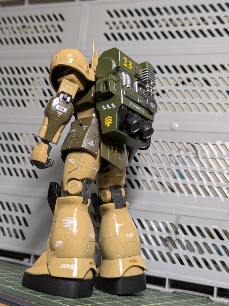 サンドカラーイメージで。全体 ライトブラウン胴体 オリーブドラブランドセル カーキグリーン内部フレーム 焼鉄色