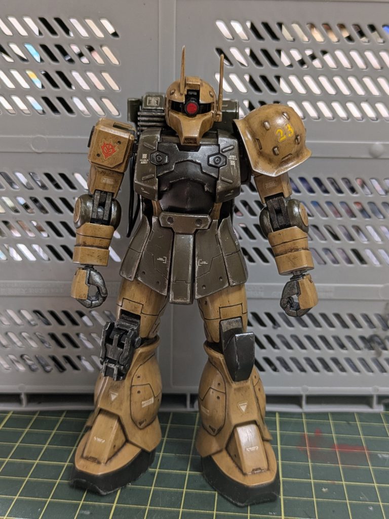 グランドブラウンでウォッシング。クロームシルバーでチッピング。