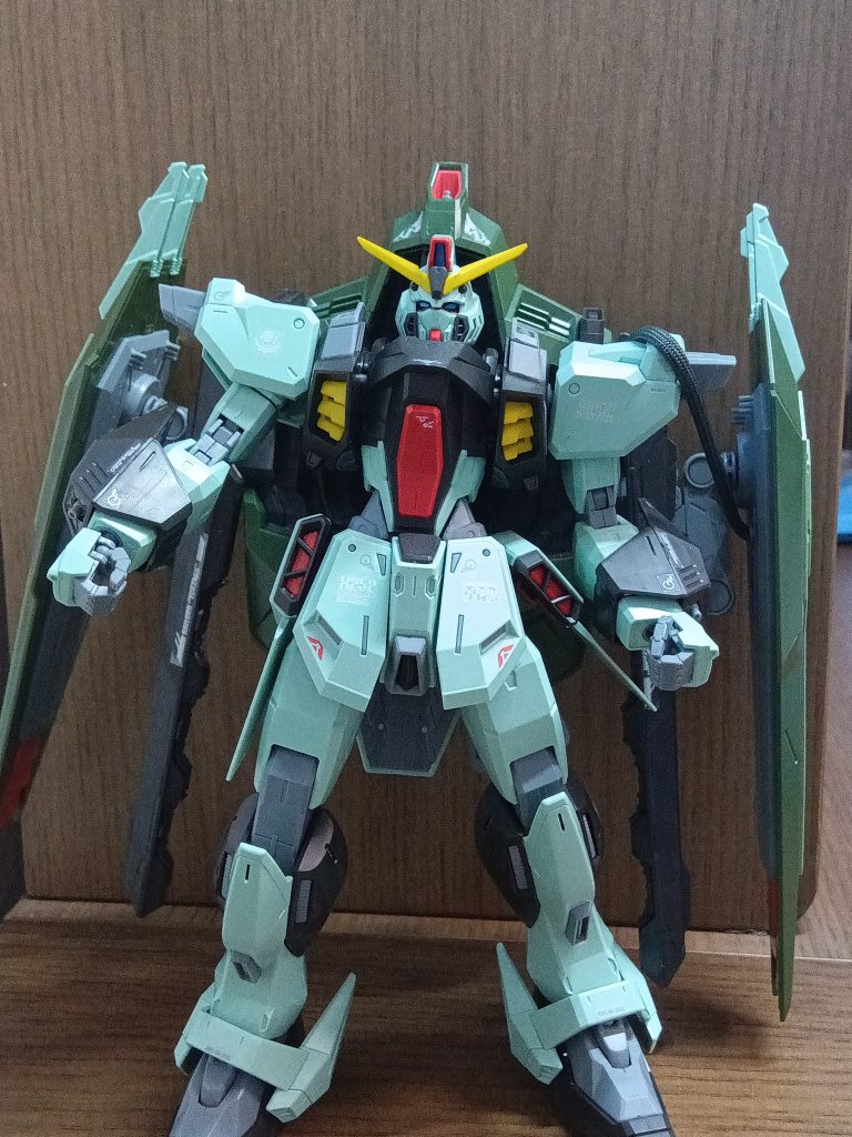 背中が重くてなかなか自立しない……