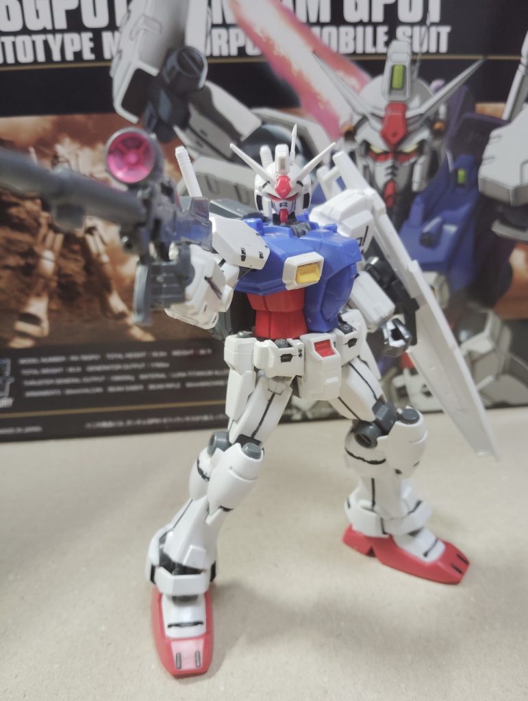 ビームライフルはステイメンと同型、かと思ったら…いや設定的には同じなのかもしれないけど形が微妙に違う…！些細な事でもちょっと残念？ 