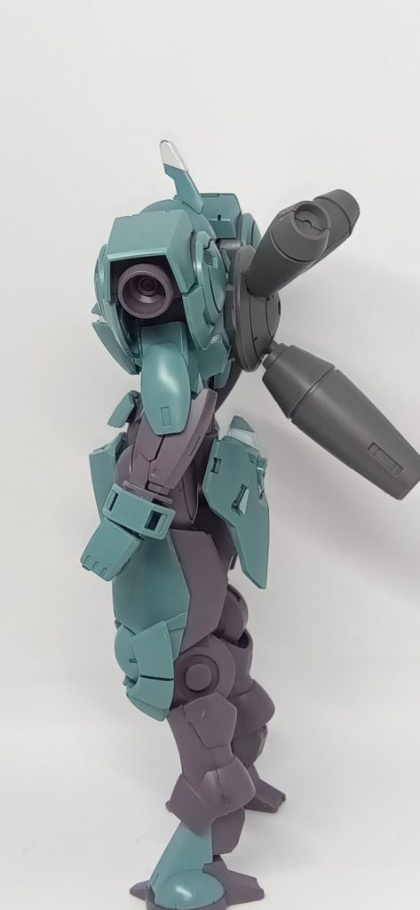 横　　　バックパックもユニークなデザインで個人的に好きです。