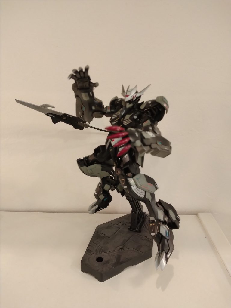 1100円くらいだったかな？鉄血はどのキットも安くていいですね