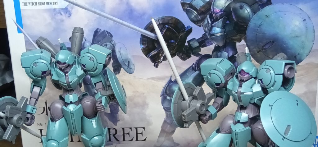 パッケージを再現してみましたがポージングがなかなか決まりません……