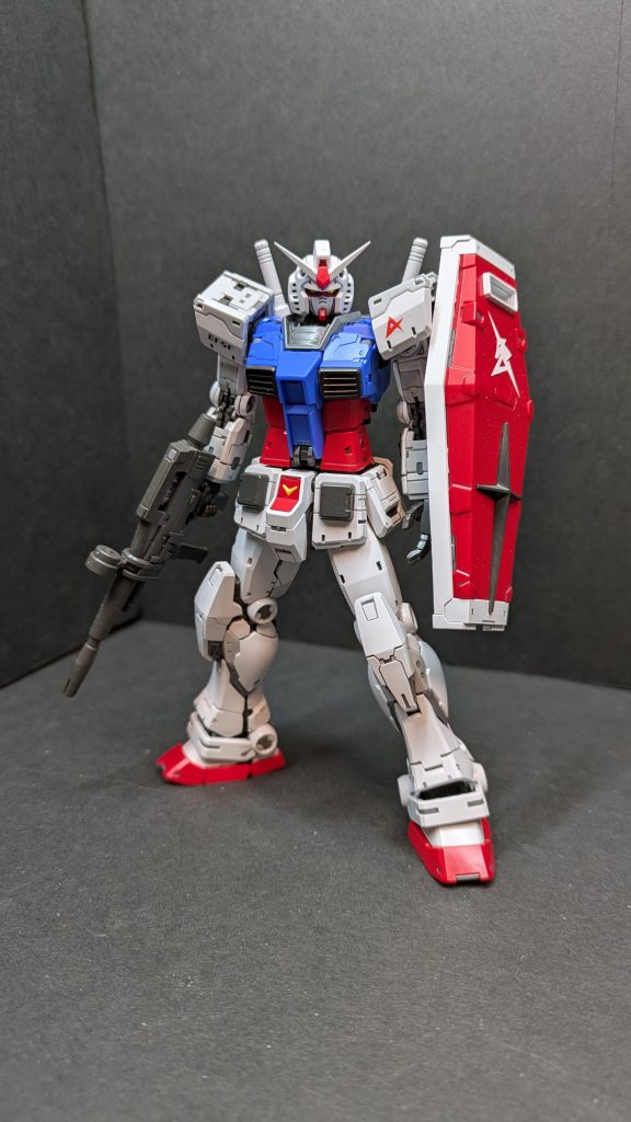 胸のダクトの黄色が好みじゃなかったので、黄色いところをグレーに変更しましたデカールもνガンダムのやつを使いました