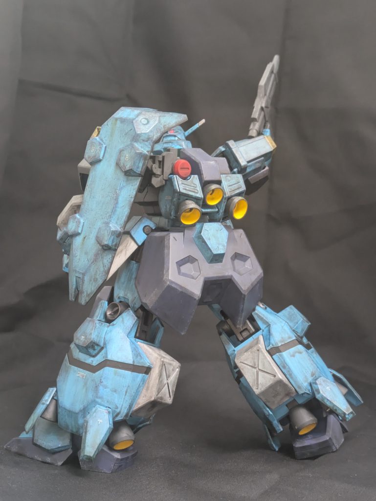 シールドと足元にリアルタッチマーカーで錆び垂れをしてみましたが、ウォッシングやり過ぎでよく分からないいつものパターンになりました。