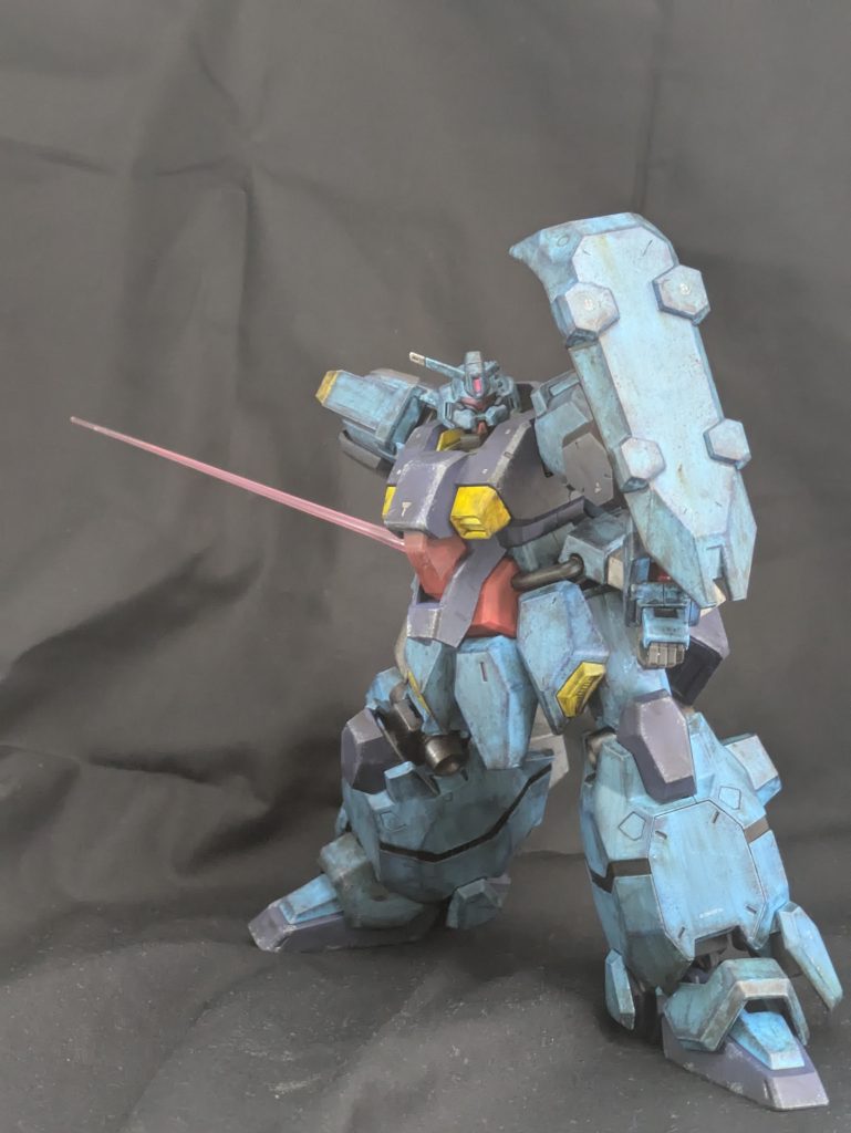 メッサーと取っ組み合いをしている写真も撮ろうと思いましたが、メッサーはいまだ積みプラの山の中…。 最後までご覧いただきありがとうございました。