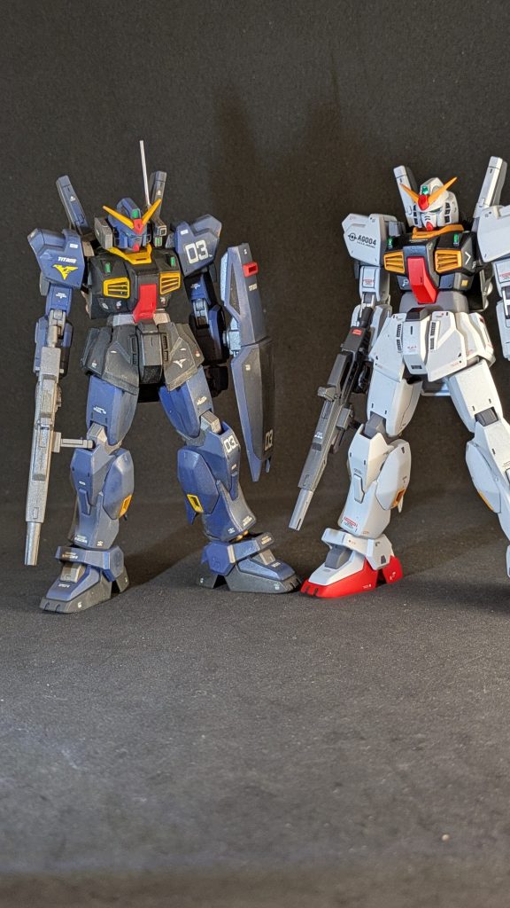 以前作った素組みティターンズ版と。