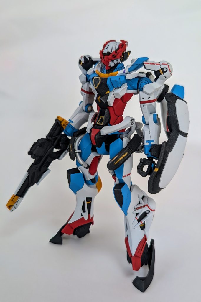 サイコミュ起動前の差し替えヘッド。こちらもこれでカッコイイ。