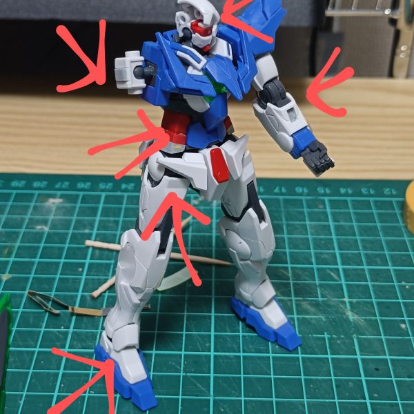 どうせ当たるべと思ってフライングで作ったりするから、モチベが下がるんだろぉ！？(gundam-kao10)ということで改造は終了、これまた牛歩で表面ヤスって行きます…。（2枚目）