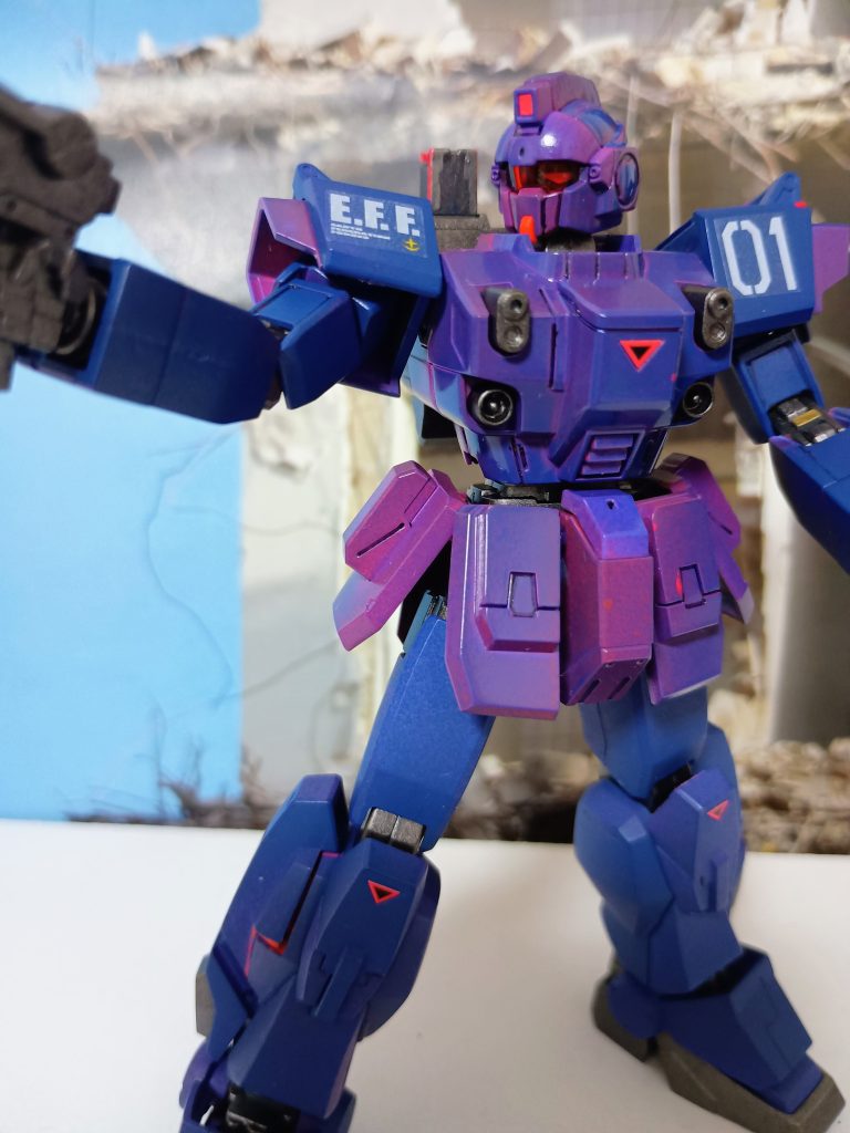 EXAMシステム発動 蛍光赤を下地にインディゴブルーで塗装しました。紫色が強く出てしまい…まだまだ修行が足りない。