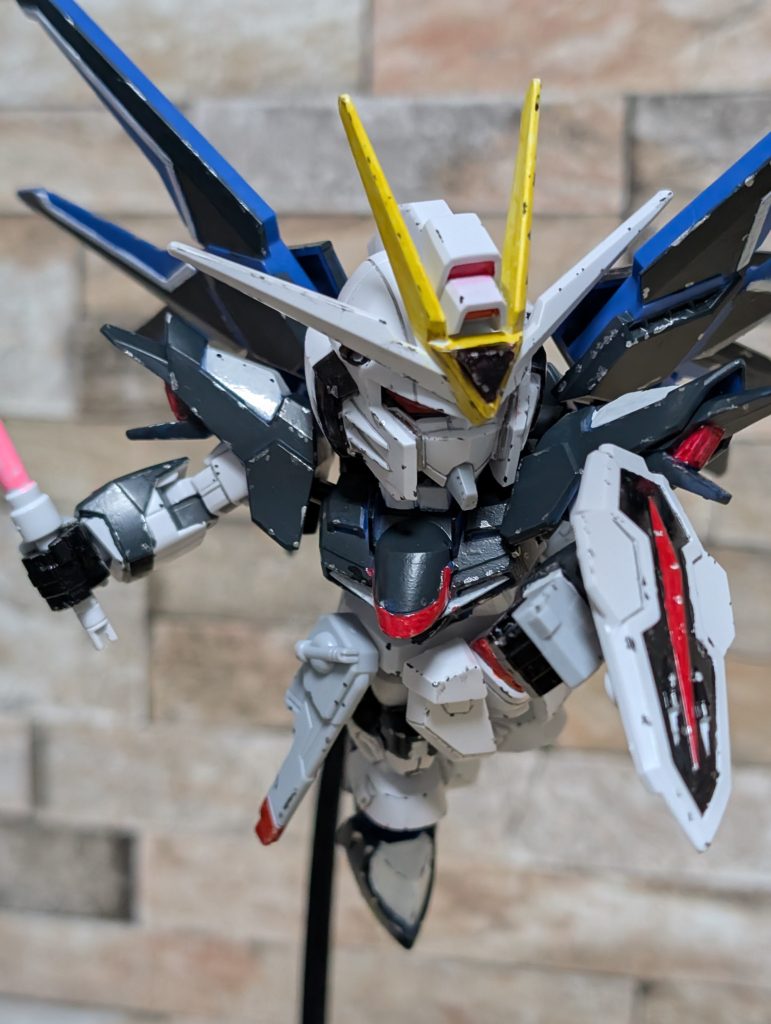 チッピングも初挑戦でした。こんなに重厚感が出るとは驚きでしたし、楽しかったです!楽しくて、加減を間違えた気もしますが…。しかしライフリは苦労人的なイメージがあるので、これはこれで雰囲気が出せた気がします。