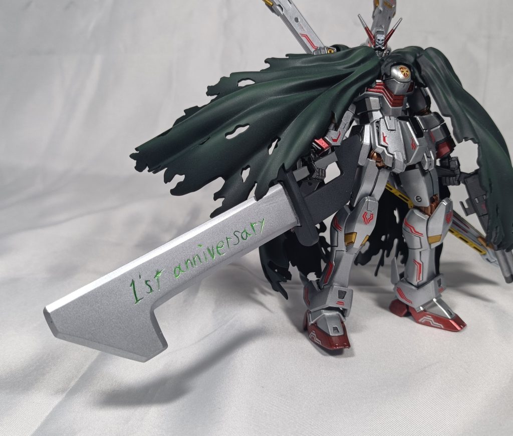 数字の形を模した武器に、Anniversaryの刻印を彫り込んで作るシリーズとします。その