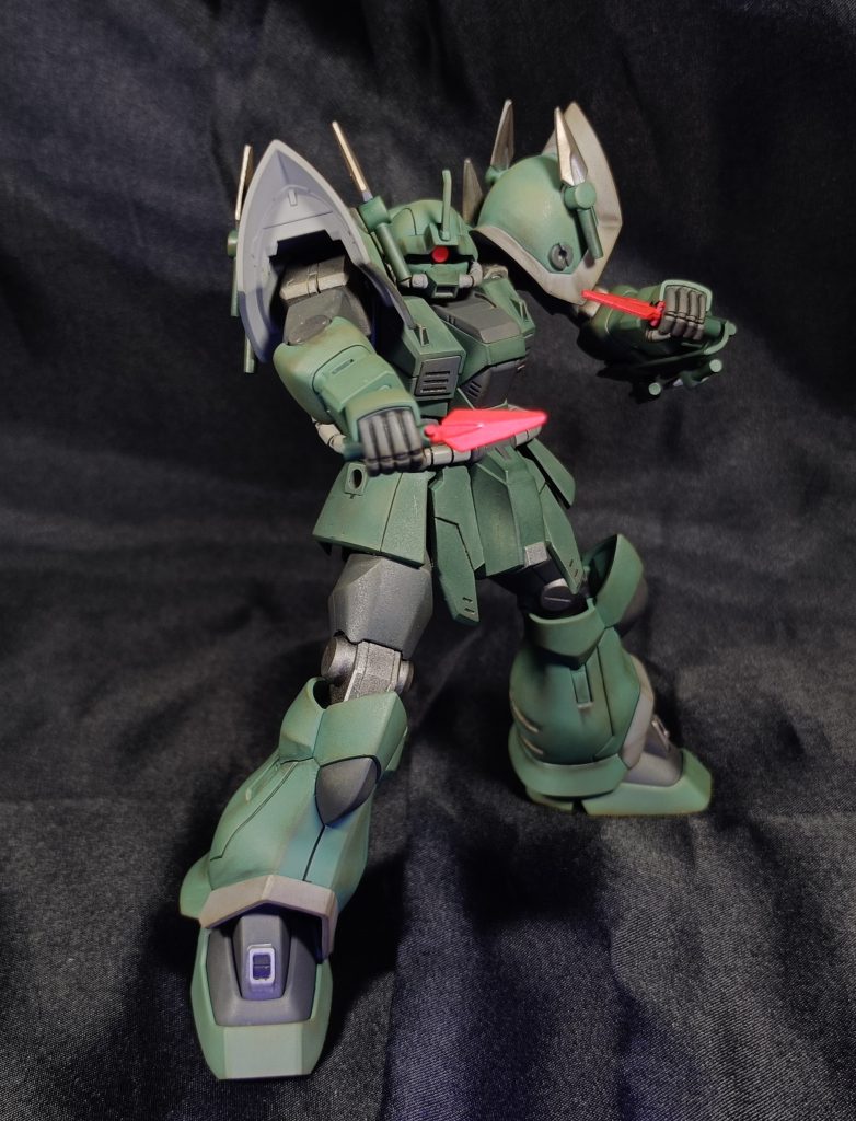 小さい武器なんでインパクトに欠けるかなと思ってたんですけど、赤熱表現で赤くしたらいい感じに見えますね。