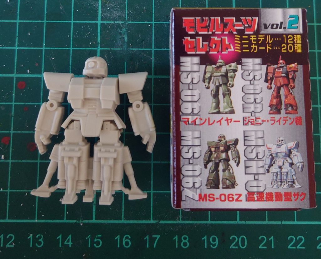 素組みの状態。ものの数分でできてしまいますね。 