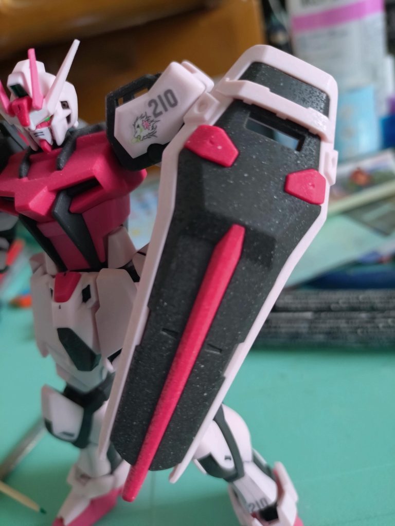 盾やビームライフルが酷い（他も酷いけど）。