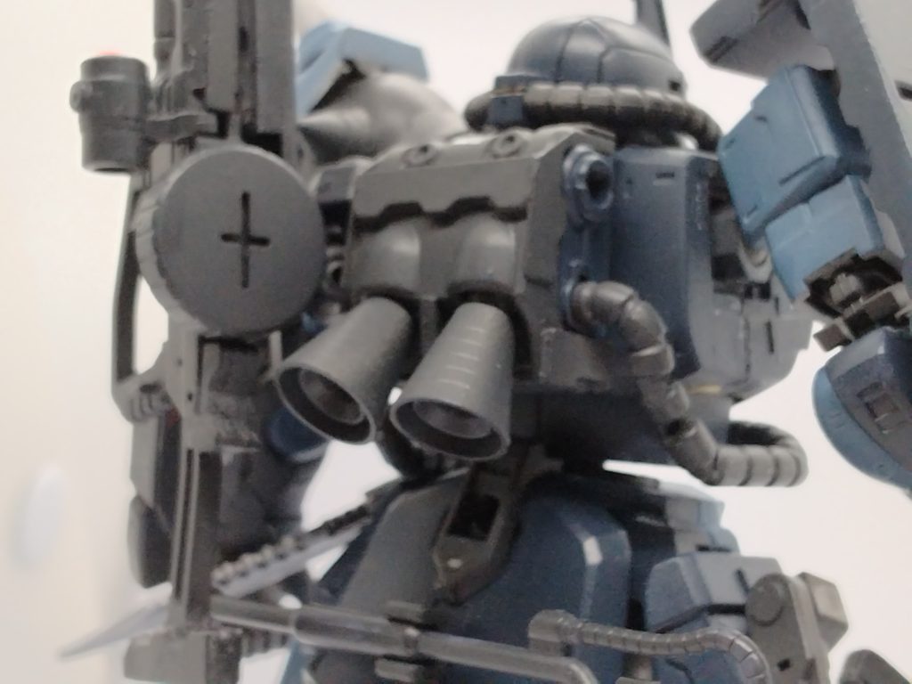 背面。バーニアはMSG使って大型化