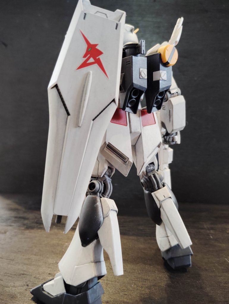 EG νガンダム–3枚目/制作者：謎の大鈴木