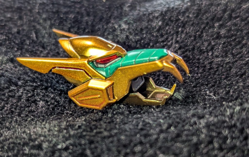 ドラゴンの角・頭・牙をシャープ化目はレジンで透明化しています