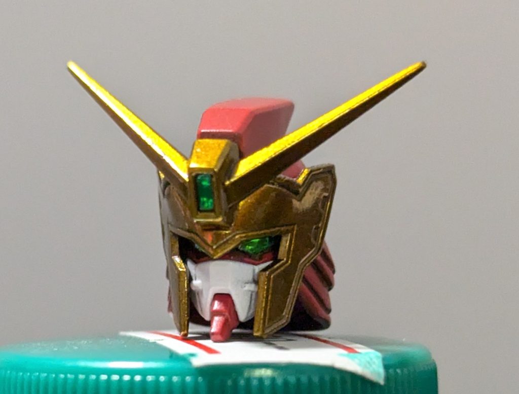 UVライトなしの状態オーロラグリーンシールのおかげで光結構拾ってくれます