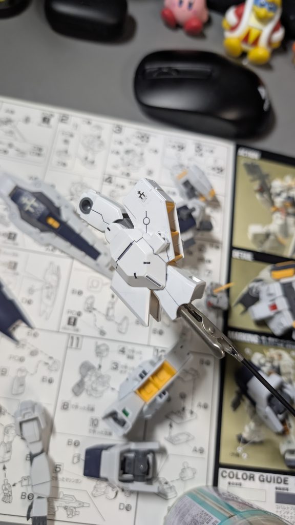 After(ツヤ消し後)白色でもツヤ消しの効果って結構実感できた。MK-Ⅱ(ティターンズ仕様)程ではなかったけどあっちは黒っぽいからか。